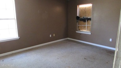 3bdrm 1.5 bath, No outside a/c condenser Outside storage shed - photo 15