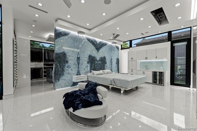 A remarkable expression of contemporary lake-area living, this - photo 22