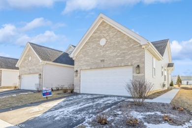 Lake Townhome/Townhouse Sale Pending in Elgin, Illinois