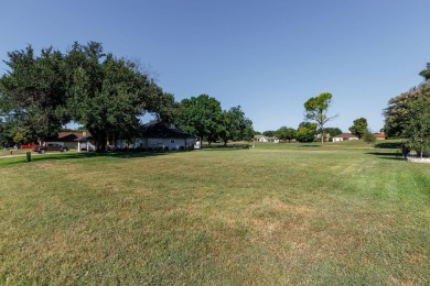 Lake Lot For Sale in Meadowlakes, Texas