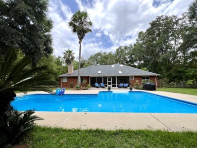 Lake Home For Sale in Tallahassee, Florida