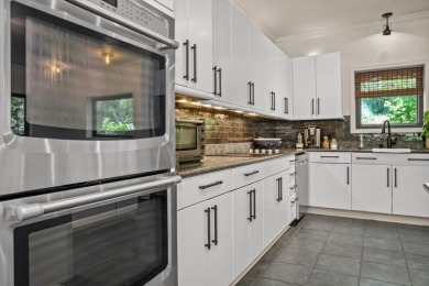 LUXURY LAKEFRONT LIVING! - photo 9