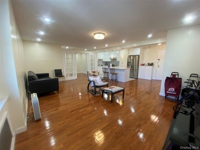 Great Location - This Fully Renovated About 900 Sq Feet. 9 Feet - photo 11