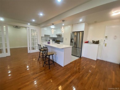 Great Location - This Fully Renovated About 900 Sq Feet. 9 Feet - photo 13