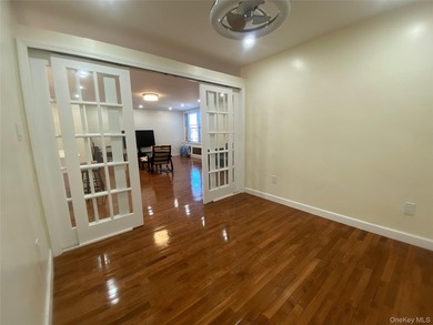 Great Location - This Fully Renovated About 900 Sq Feet. 9 Feet - photo 17