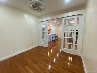 Great Location - This Fully Renovated About 900 Sq Feet. 9 Feet - photo 18