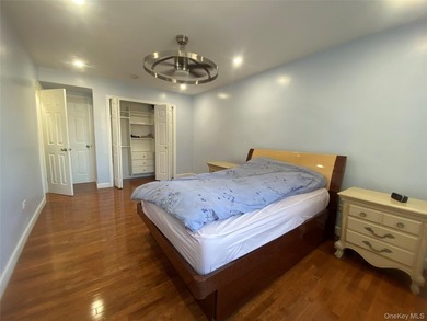 Great Location - This Fully Renovated About 900 Sq Feet. 9 Feet - photo 20