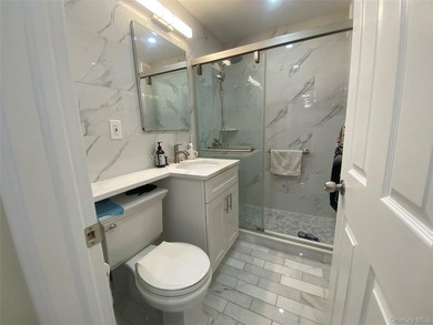 Great Location - This Fully Renovated About 900 Sq Feet. 9 Feet - photo 22