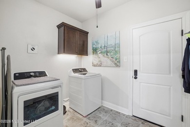 Luxury Coastal | Artistic Retreat in South Breeze Subdivision - photo 34
