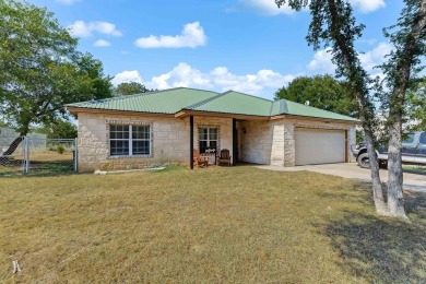 Lake LBJ Home For Sale in Kingsland Texas