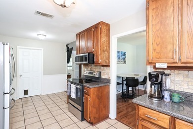 Tucked away in desirable Quail Creek Estates, this spacious - photo 13