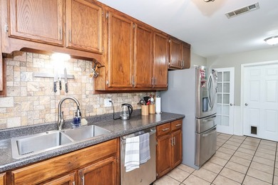Tucked away in desirable Quail Creek Estates, this spacious - photo 14
