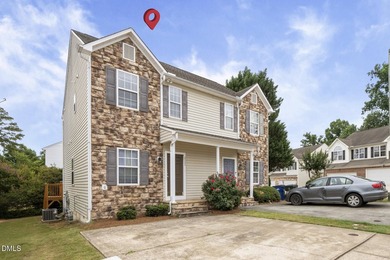 Beautifully maintained and extensively updated 2-bedroom, 2 - photo 2