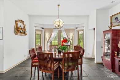 Exquisite sprawling estate residence showcasing craftsmanship - photo 6