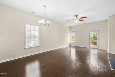 Beautifully maintained and extensively updated 2-bedroom, 2 - photo 10