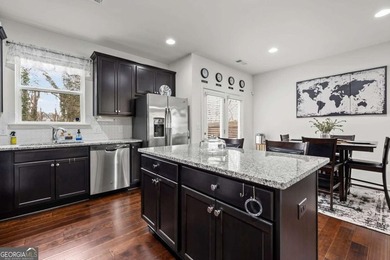 Beautifully maintained 3-bedroom, 2.5-bath end unit townhome in - photo 12