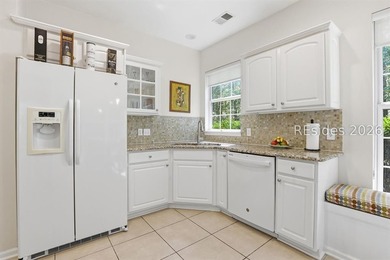 Desirable Wren Villa in the sought after Sun City Community with - photo 14