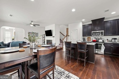 Beautifully maintained 3-bedroom, 2.5-bath end unit townhome in - photo 16