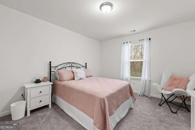 Beautifully maintained 3-bedroom, 2.5-bath end unit townhome in - photo 19