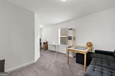 Beautifully maintained 3-bedroom, 2.5-bath end unit townhome in - photo 23