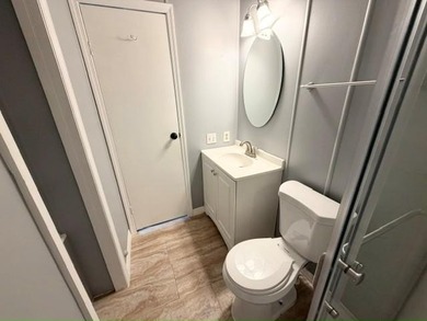 Charming with Golf Course Views! This 2/BD 2/BA home offers - photo 10