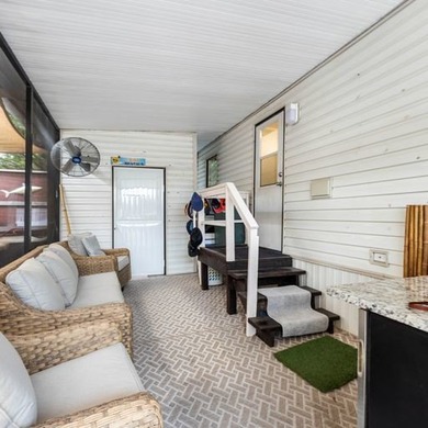 This charming 432 square feet manufactured home, built in 1986 - photo 4