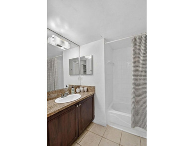 Welcome to this well-appointed two-bedroom, two-bathroom - photo 17