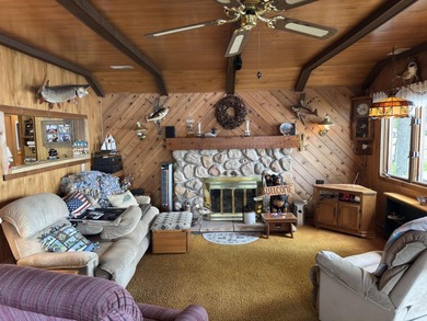 MOTIVATED SELLER - A dollhouse cottage right at the water's edge - photo 20