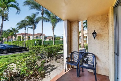 Welcome to this well-appointed two-bedroom, two-bathroom - photo 22