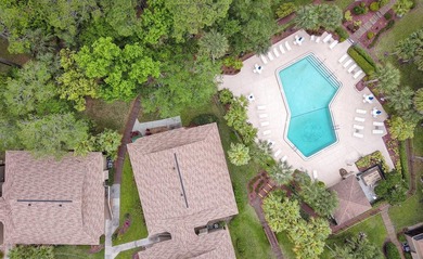 Welcome to this beautifully RENOVATED second-floor condo - photo 26