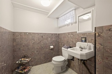 191 Spruce Lane is tucked away in a cute neighborhood just - photo 28