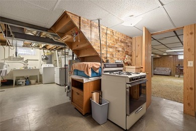 191 Spruce Lane is tucked away in a cute neighborhood just - photo 30