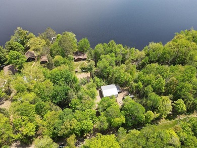 MOTIVATED SELLER - A dollhouse cottage right at the water's edge - photo 33