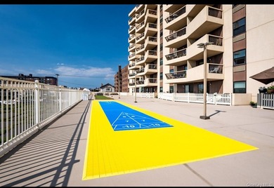 Luxury Building along beautiful Long Beach boardwalk, Beautiful - photo 6