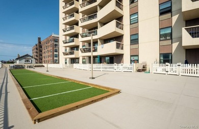 Luxury Building along beautiful Long Beach boardwalk, Beautiful - photo 9