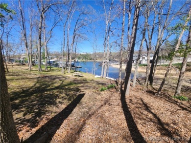 Lake Lot For Sale in Four Seasons, Missouri