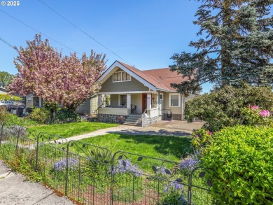 Lake Home For Sale in Saint Helens, Oregon