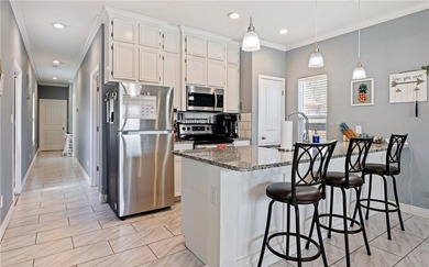 Well-maintained 2-bedroom, 1-bath home offering 954 square feet - photo 4