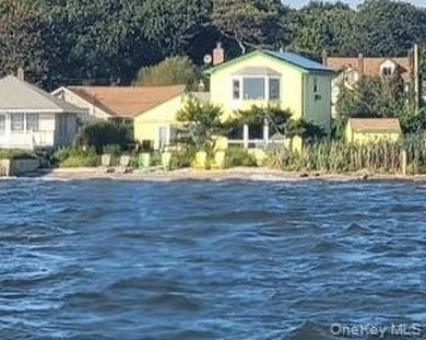 Location, Location, Location! Tucked away in a private - photo 8