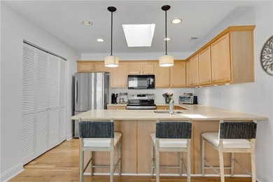 Welcome to this beautifully updated Move-In- Ready cottage - photo 9