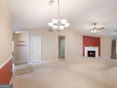 Looking for a good starter home? This is it! You will enjoy a - photo 2