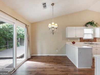 Looking for a good starter home? This is it! You will enjoy a - photo 6