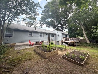 Welcome offers a comfortable layout with plenty of space to - photo 12
