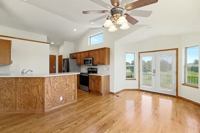 Welcome home to this beautifully maintained 4-bedroom - photo 6