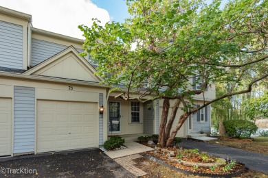 Lake Townhome/Townhouse For Sale in Aurora, Illinois
