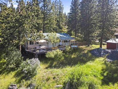YOUR MID-CENTURY MOUNTAIN GETAWAY! Step into this charming - photo 32