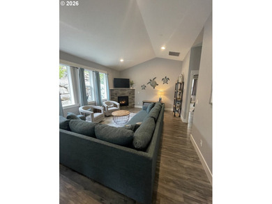 1 level close to Lincoln Beaches in the Bayview Resort, a - photo 5