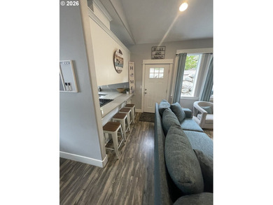 1 level close to Lincoln Beaches in the Bayview Resort, a - photo 6