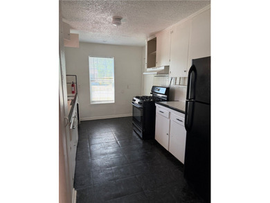 Investor Opportunity in Cuiper Subdivision with a Spacious - photo 3