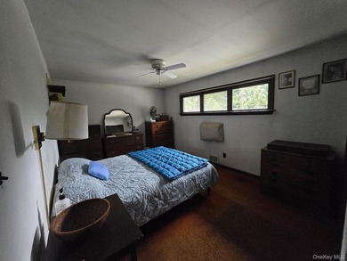 Great opportunity to live in Northport on a private 1 acre. Make - photo 3